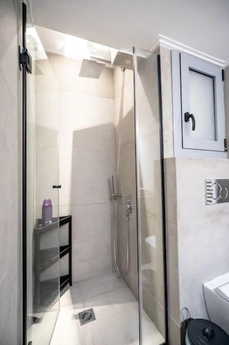 Piraeus Cozy Apartment For 4 Persons Екстер'єр фото