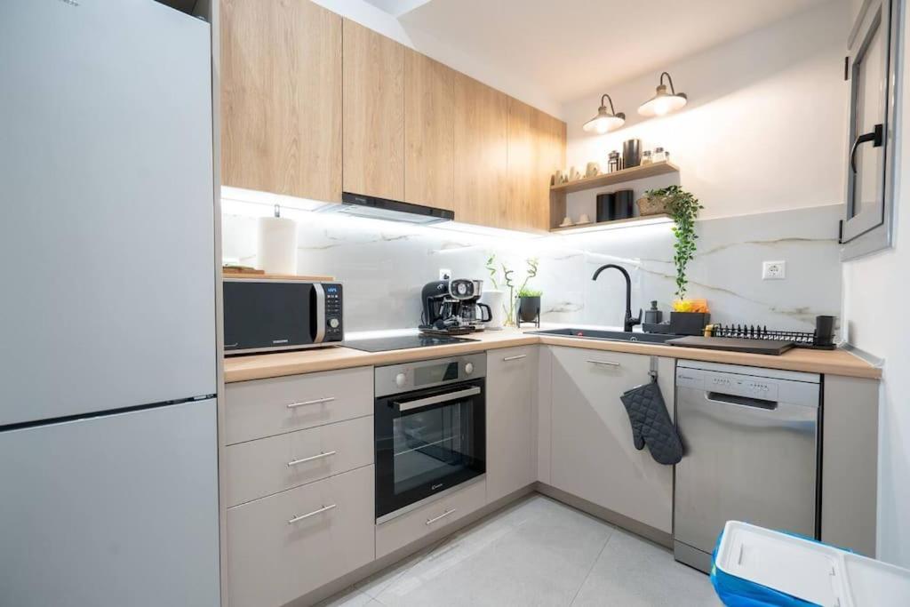 Piraeus Cozy Apartment For 4 Persons Екстер'єр фото