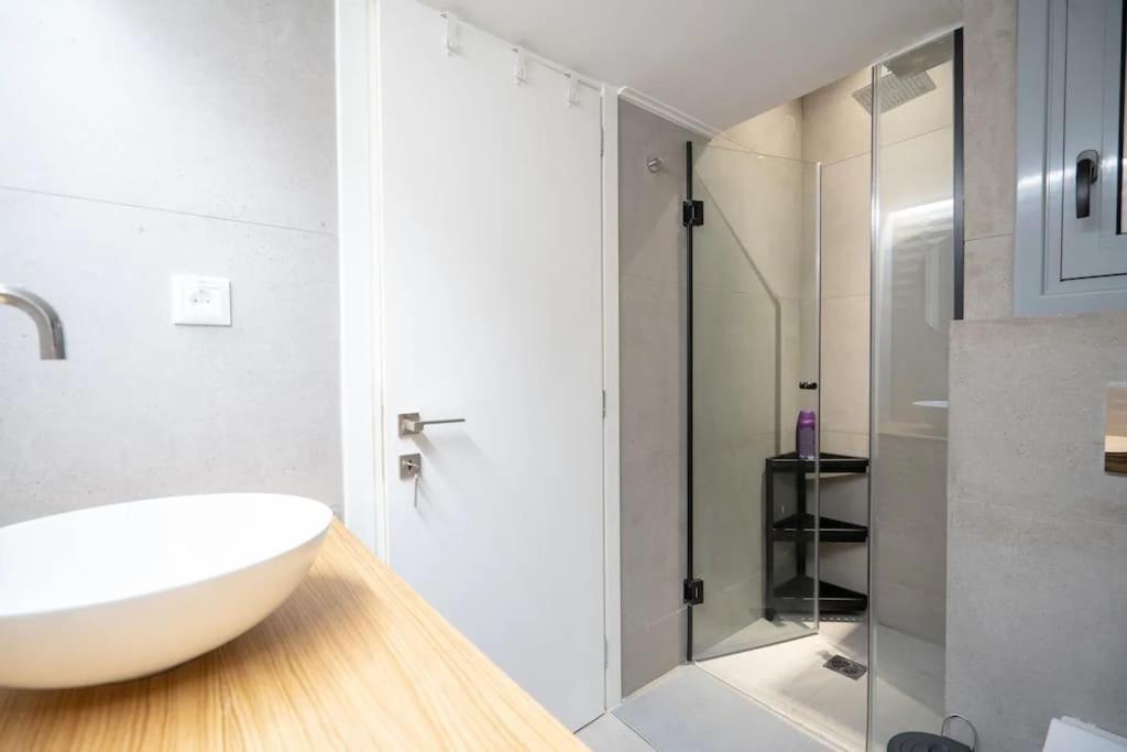 Piraeus Cozy Apartment For 4 Persons Екстер'єр фото