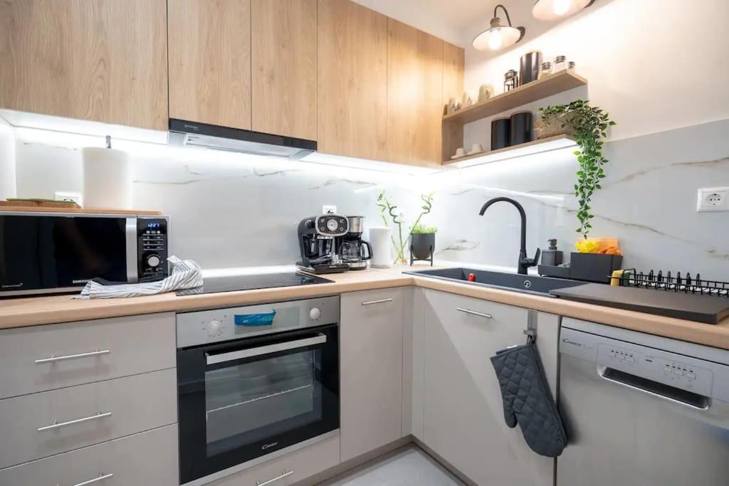 Piraeus Cozy Apartment For 4 Persons Екстер'єр фото