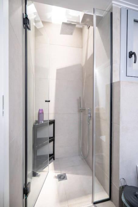 Piraeus Cozy Apartment For 4 Persons Екстер'єр фото