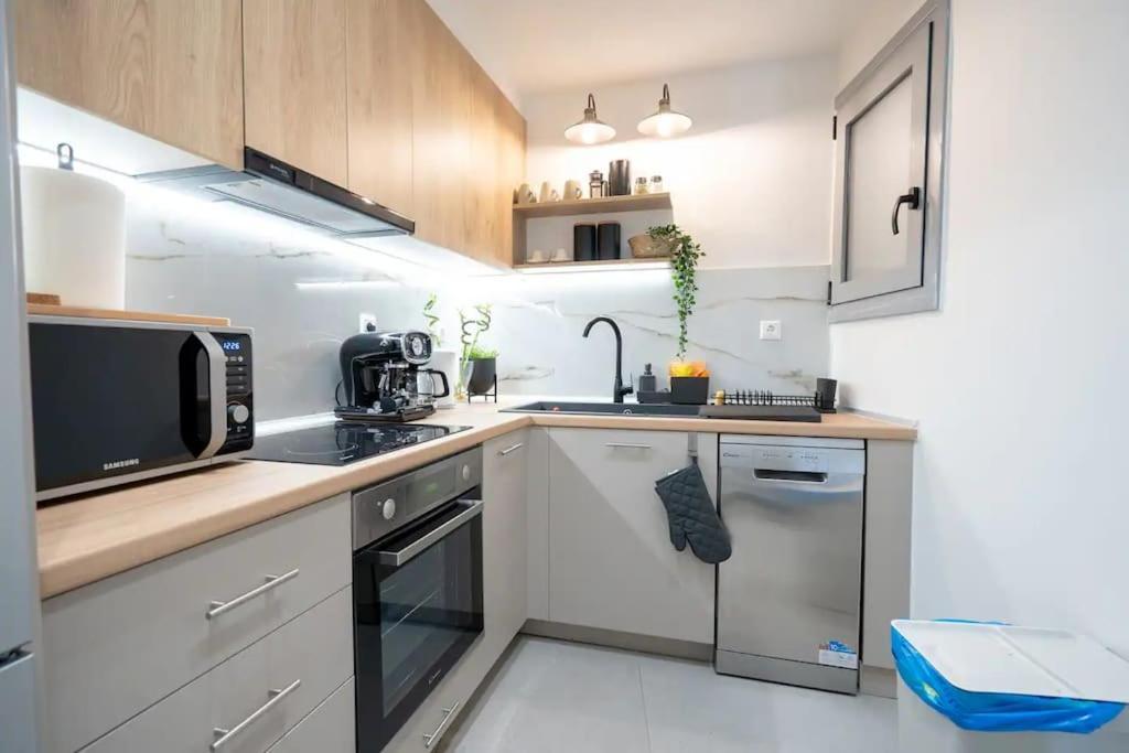 Piraeus Cozy Apartment For 4 Persons Екстер'єр фото